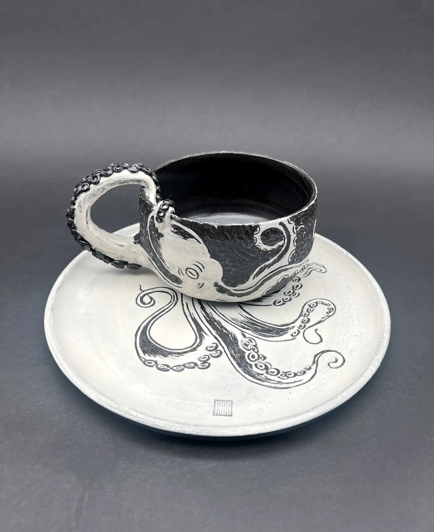 1890-oktopus-sgraffito-set